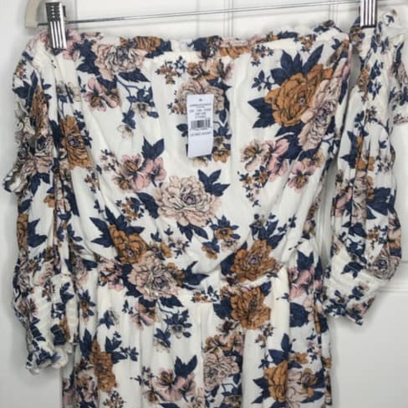 American Eagle Outfitters Dresses & Skirts - American Eagle Floral Romper